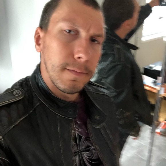 Meet your Posher, Mathieu - Picture 2 of 3